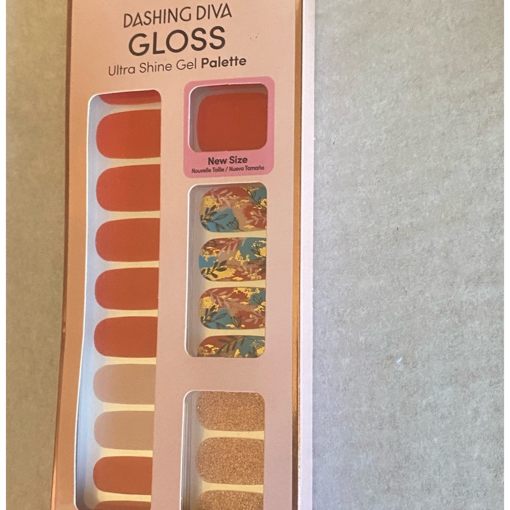 Dashing Diva GLOSS Gel Nail Strips in Leaf It Be